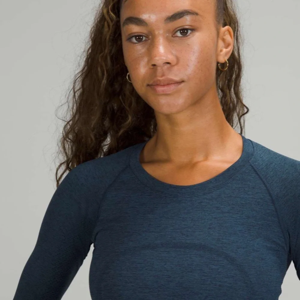 Lululemon Swiftly Tech Long Sleeve Shirt 2.0 True Navy / Iron Blue - Picture 3 of 12